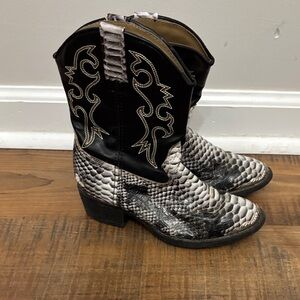 Kids Black And White Faux Snake Print Laredo Cowboy Boots Size 13D